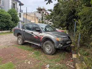 Mitsubishi L200 2007 Gray