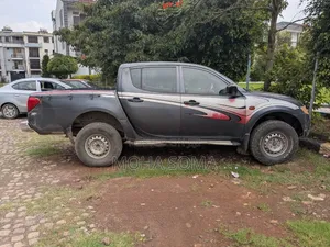 Mitsubishi L200 2007 Gray