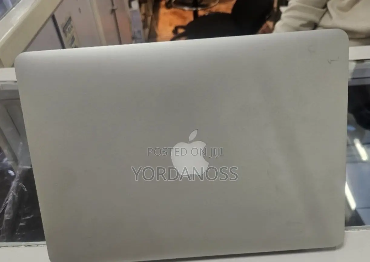 New Laptop Apple MacBook Air 2015 8GB Intel Core i9 SSD 256GB