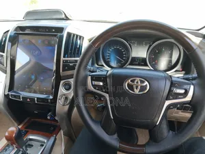 Toyota Land Cruiser 2015 Silver