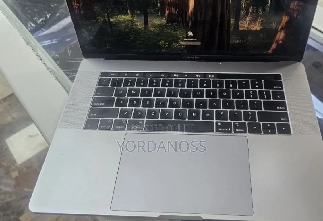 New Laptop Apple MacBook Pro 2018 16GB Intel Core i7 SSD 512GB