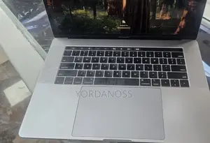 New Laptop Apple MacBook Pro 2018 16GB Intel Core i7 SSD 512GB