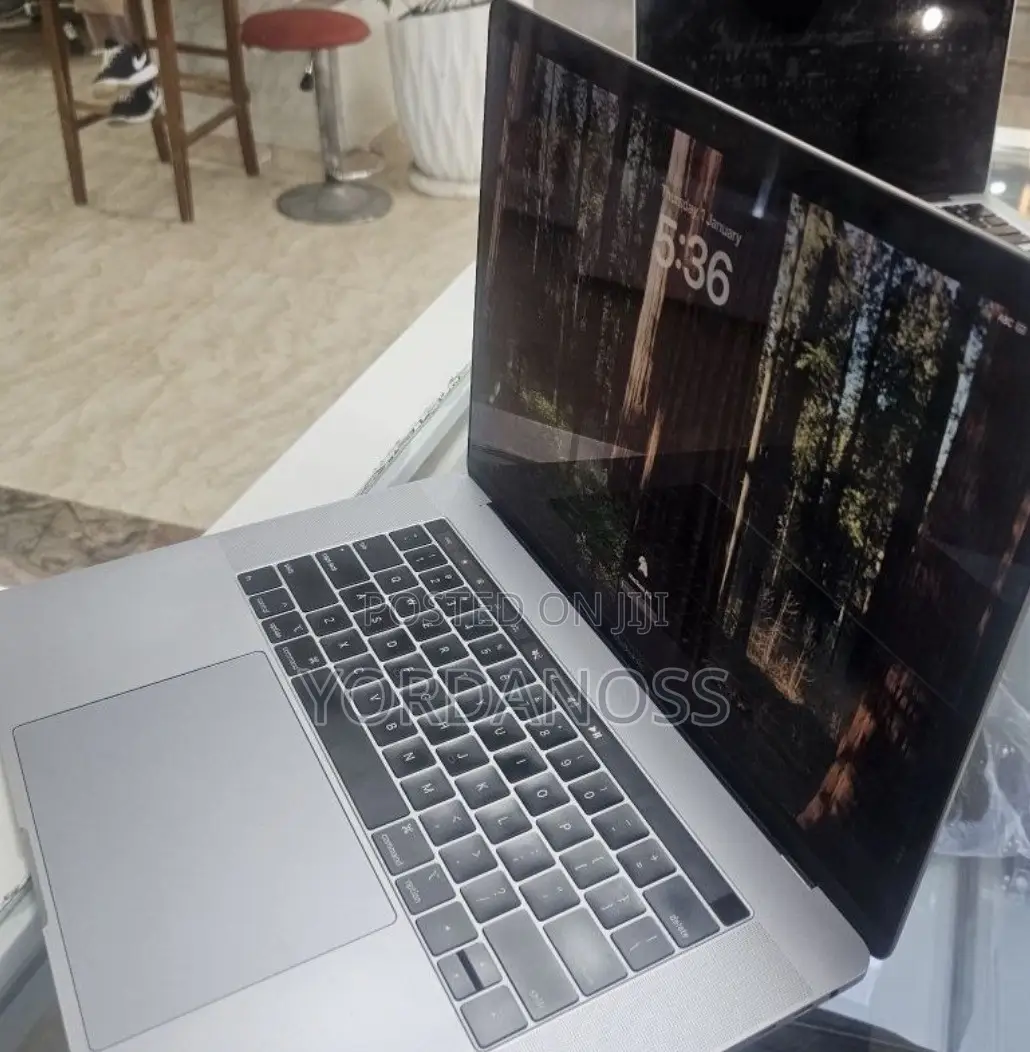 New Laptop Apple MacBook Pro 2018 16GB Intel Core i7 SSD 512GB