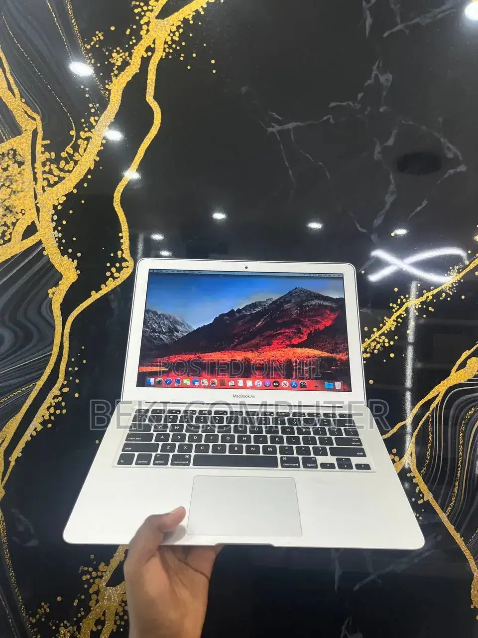 New Laptop Apple MacBook Air 2017 8GB Intel Core i5 SSD 128GB