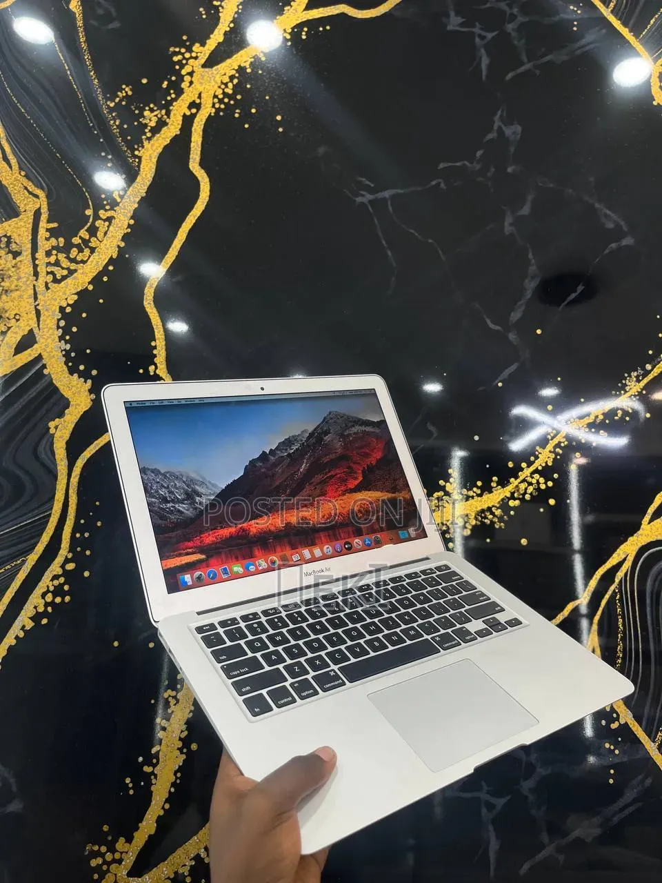 New Laptop Apple MacBook Air 2017 8GB Intel Core i5 SSD 128GB
