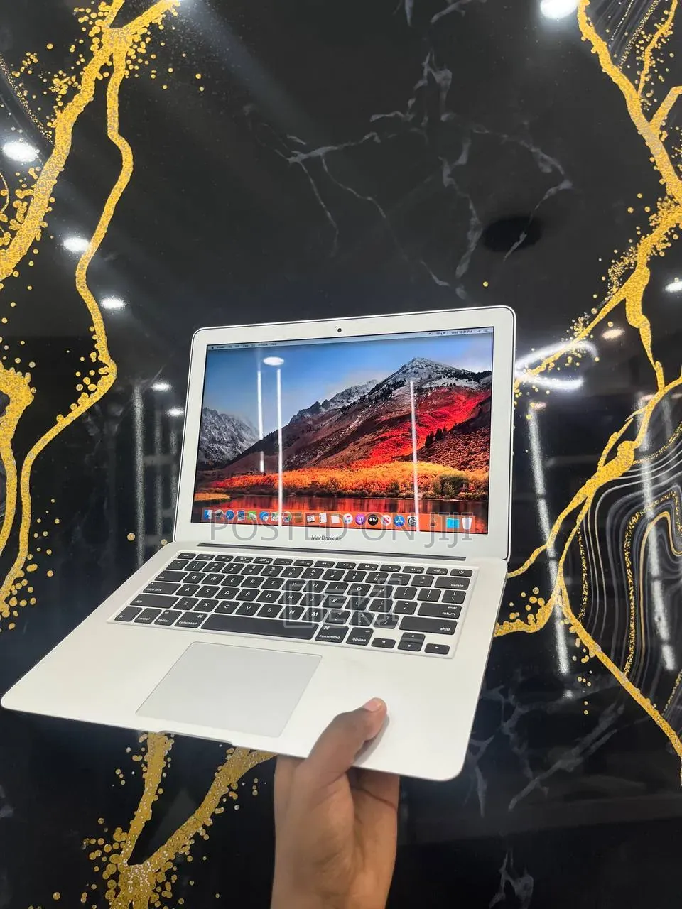 New Laptop Apple MacBook Air 2017 8GB Intel Core i5 SSD 128GB