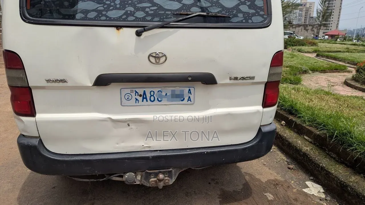 Toyota HiAce 2007 White