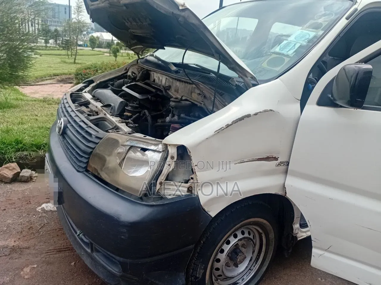 Toyota HiAce 2007 White