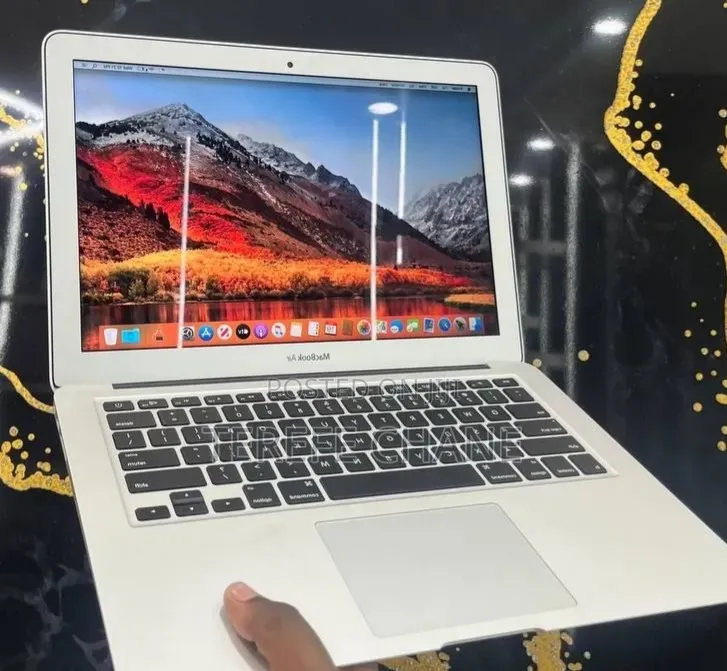 New Laptop Apple MacBook Air 2017 8GB Intel Core i5 SSD 128GB