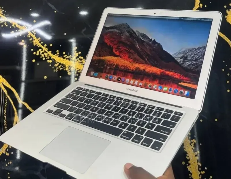 New Laptop Apple MacBook Air 2017 8GB Intel Core i5 SSD 128GB