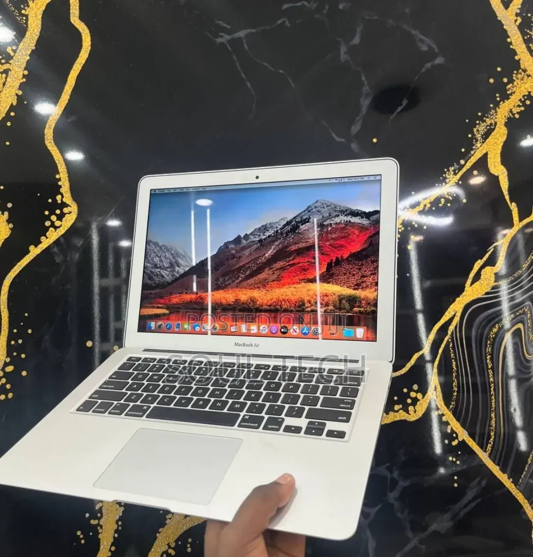 New Laptop Apple MacBook Air 2017 8GB Intel Core i5 SSD 128GB