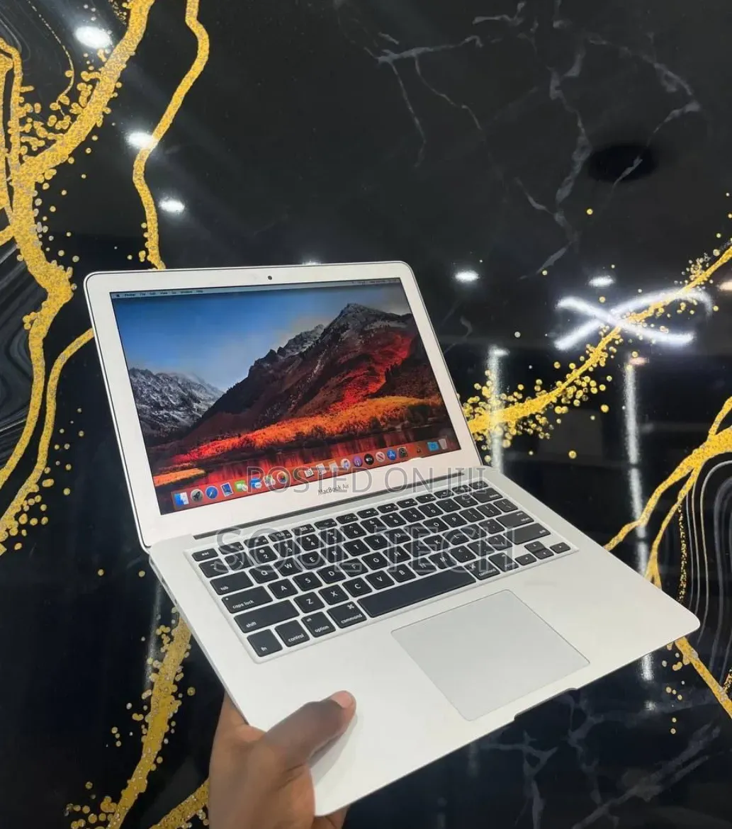 New Laptop Apple MacBook Air 2017 8GB Intel Core i5 SSD 128GB