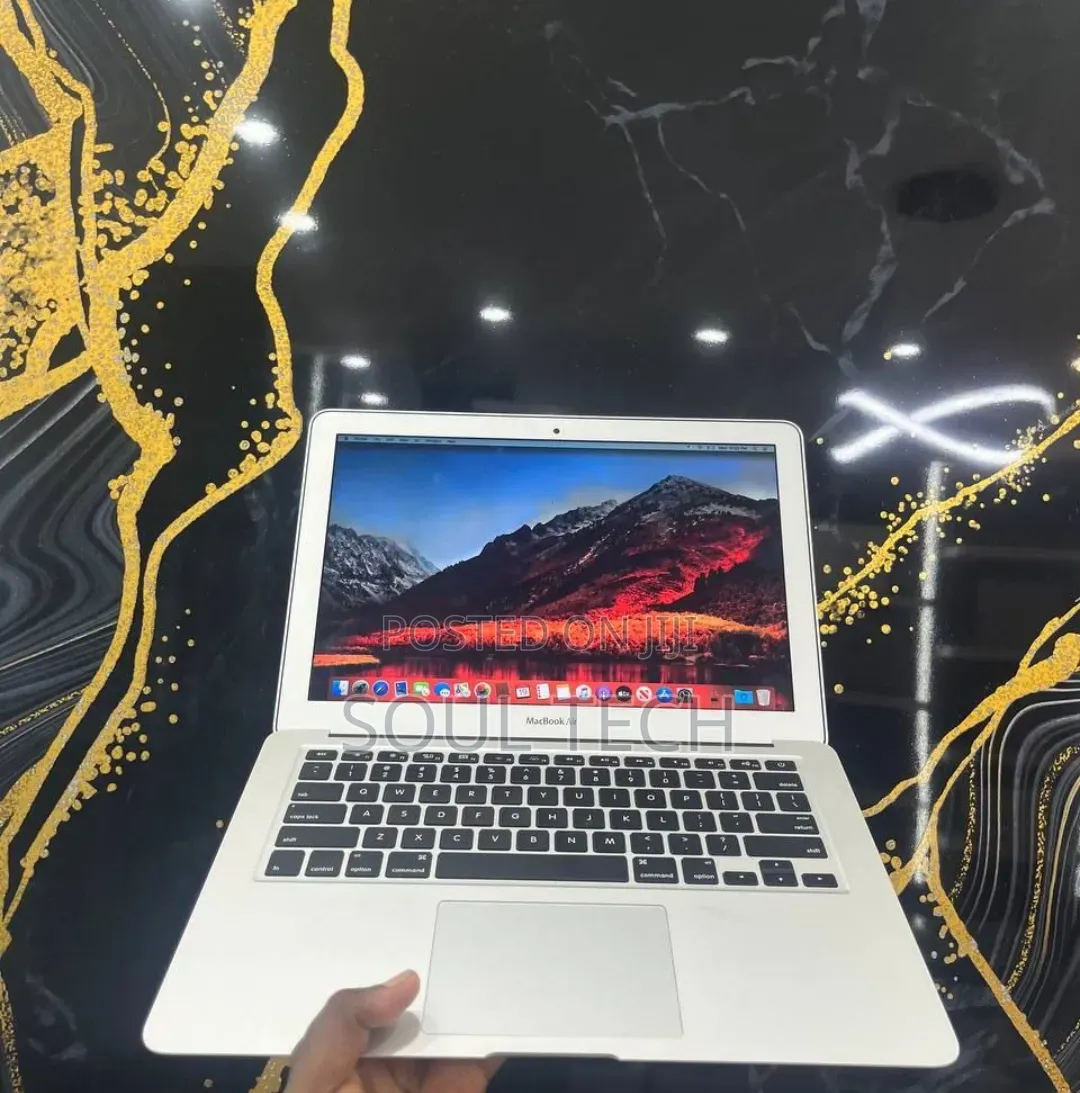 New Laptop Apple MacBook Air 2017 8GB Intel Core i5 SSD 128GB