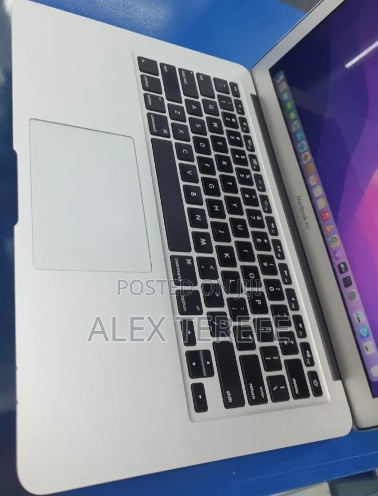 New Laptop Apple MacBook Air 2017 8GB Intel Core i7 SSD 128GB