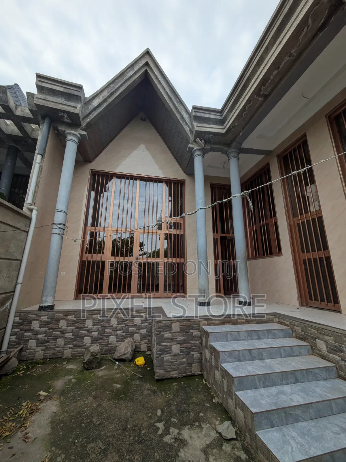 3bdrm House in Adama for sale