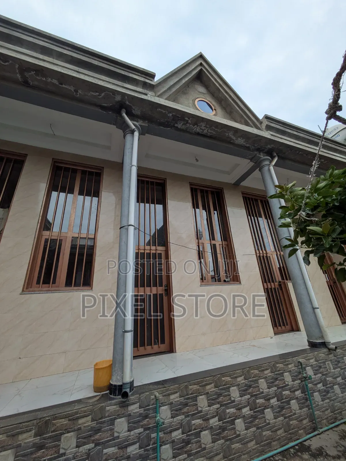 3bdrm House in Adama for sale