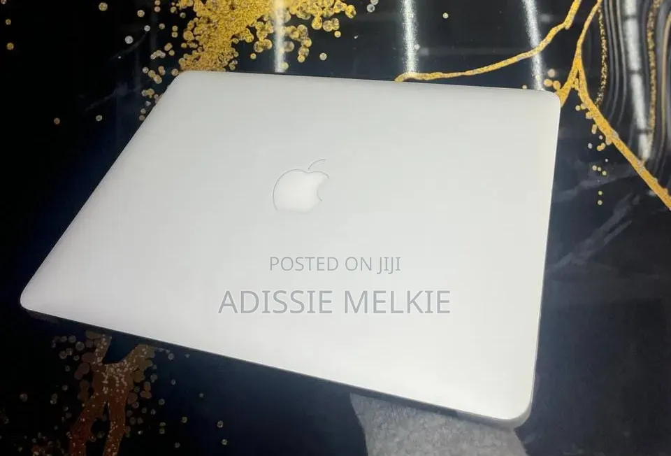 New Laptop Apple MacBook Air 2017 8GB Intel Core i7 SSHD (Hybrid) 128GB