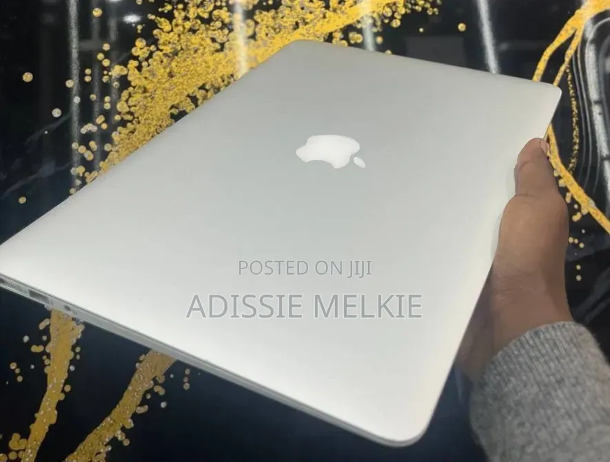 New Laptop Apple MacBook Air 2017 8GB Intel Core i7 SSHD (Hybrid) 128GB