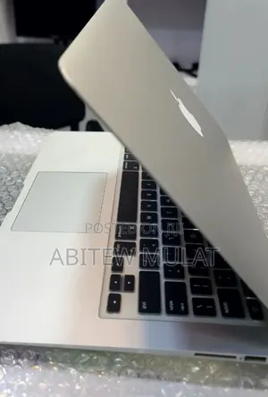 New Laptop Apple MacBook Air 2017 8GB Intel Core i5 SSD 128GB