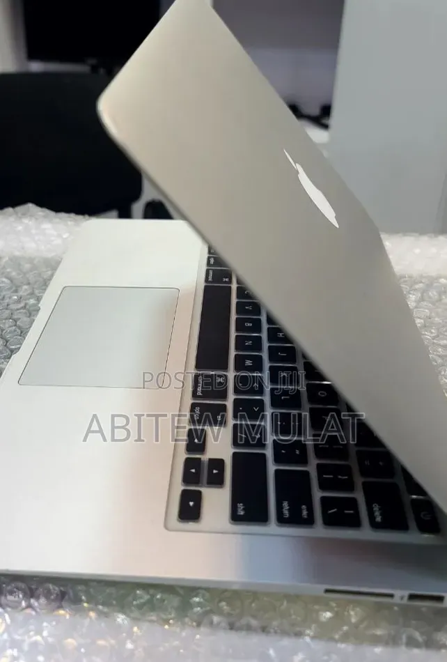 New Laptop Apple MacBook Air 2017 8GB Intel Core i5 SSD 128GB