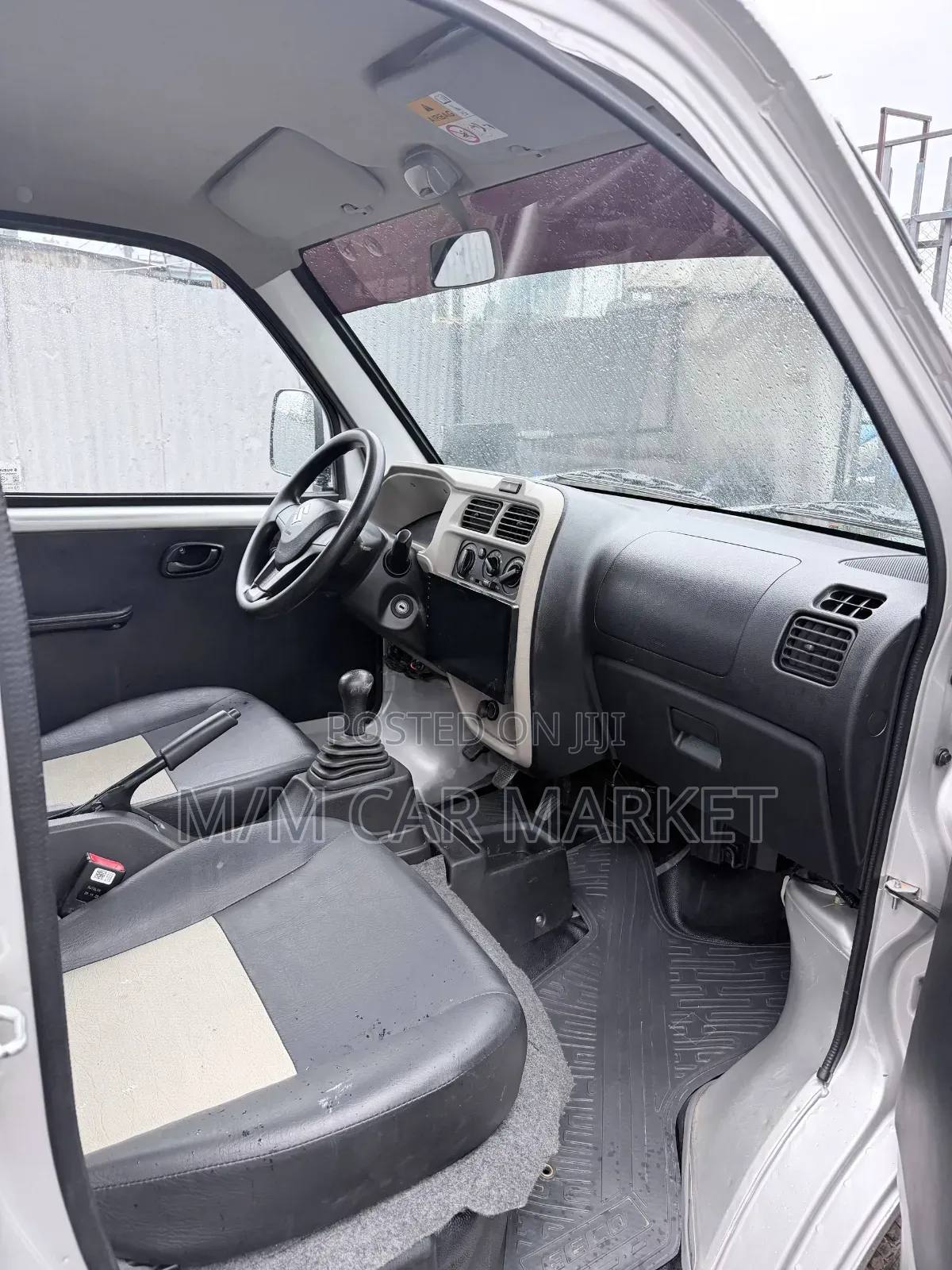 Suzuki Eeco 2023 Silver