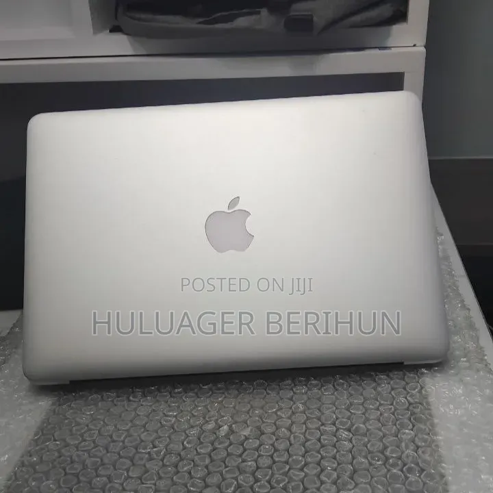 New Laptop Apple MacBook Air 2017 8GB Intel Core i5 SSD 128GB