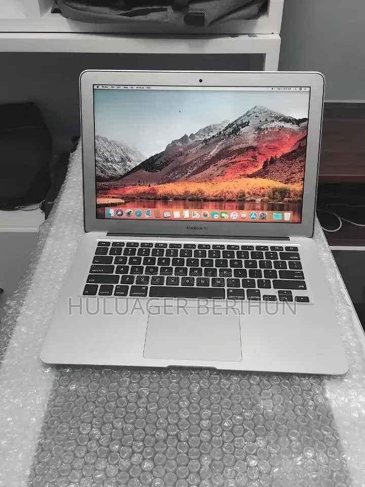 New Laptop Apple MacBook Air 2017 8GB Intel Core i5 SSD 128GB