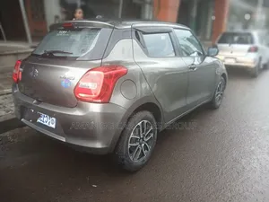 Suzuki Swift 2022 Gray