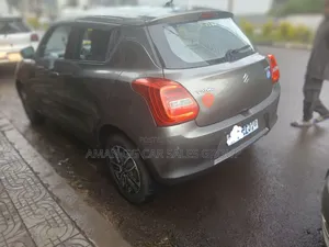 Suzuki Swift 2022 Gray