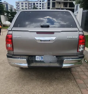 Toyota Hilux 2018 Pearl