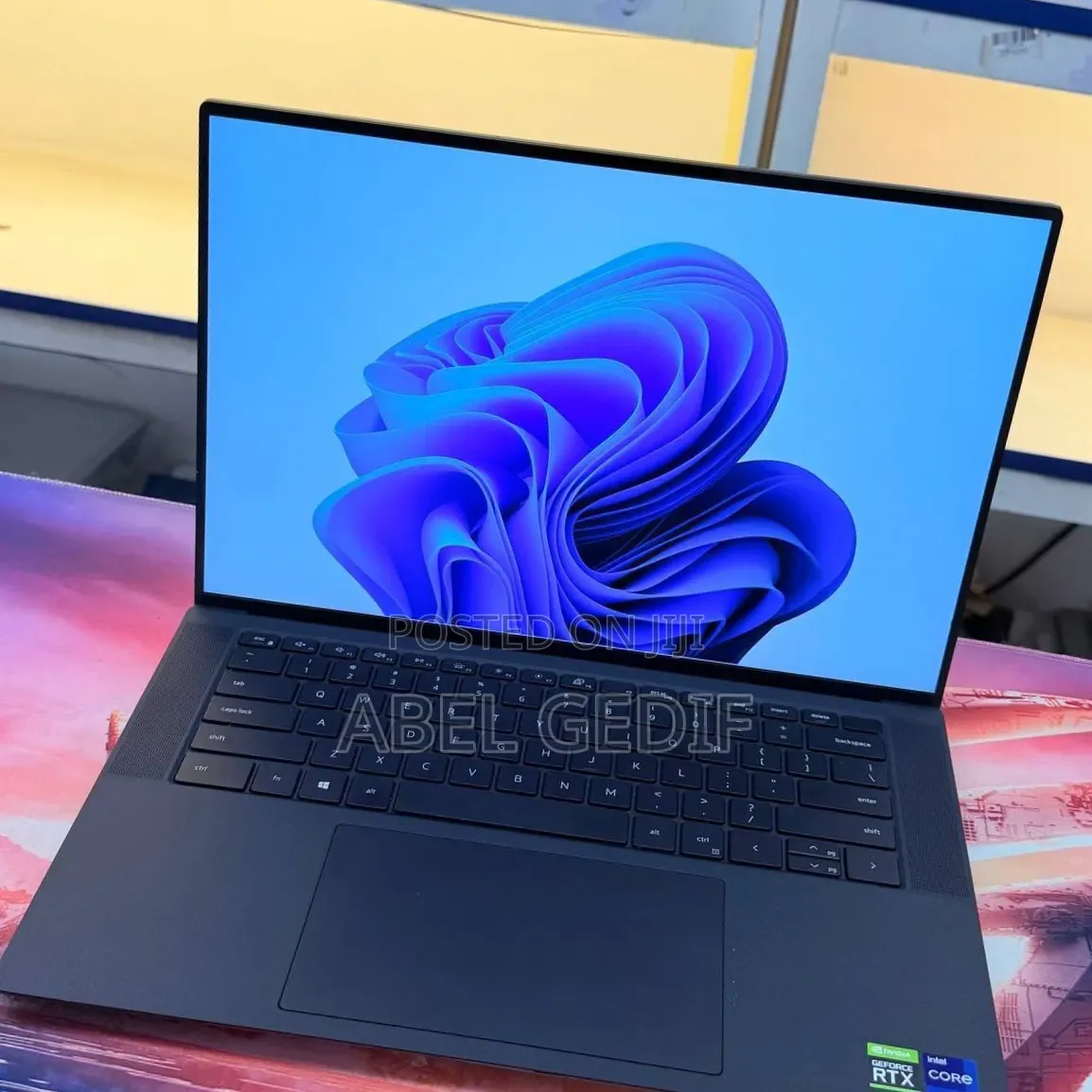 New Laptop Dell Precision 5560 16GB Intel Core i9 SSD 512GB