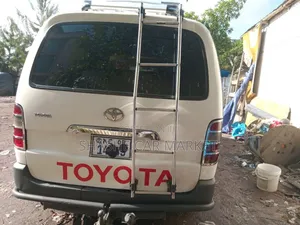 Toyota Hilux 2007 White