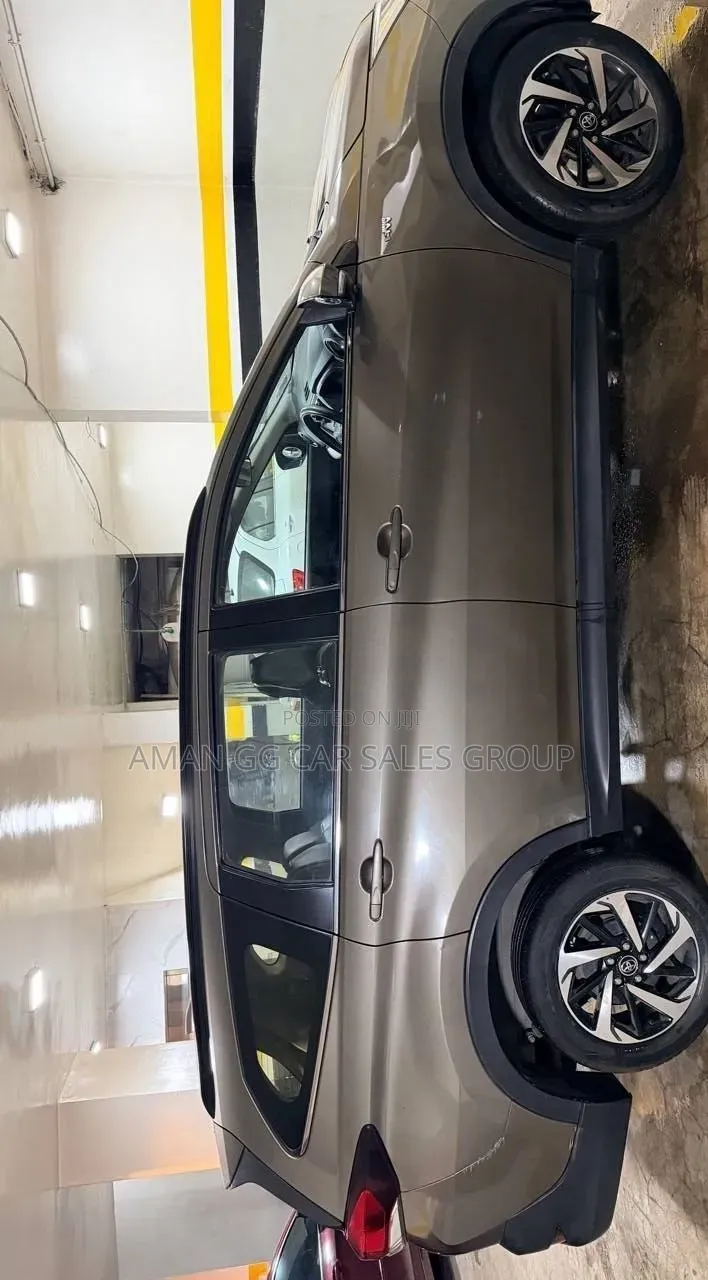Toyota Rush 2024 Gray