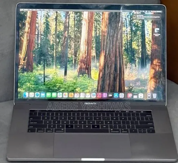 New Laptop Apple MacBook Pro 2018 16GB Intel Core i7 SSD 256GB