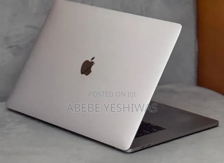 New Laptop Apple MacBook Pro 2018 16GB Intel Core i7 SSD 256GB