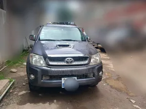 Toyota Hilux 2012 Black