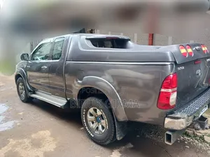 Toyota Hilux 2012 Black