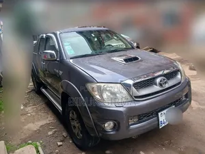 Toyota Hilux 2012 Black