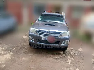 Toyota Hilux 2012 Black