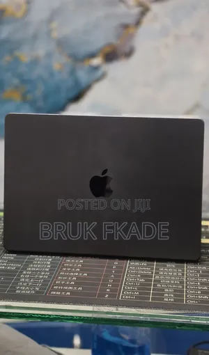 New Laptop Apple MacBook Pro 2024 M4 16GB Apple M4 Pro SSD 512GB