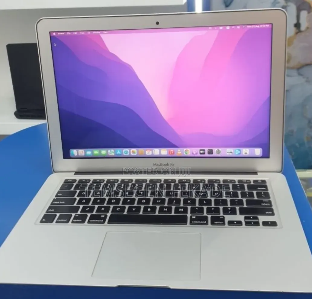 New Laptop Apple MacBook Air 2017 8GB Intel Core i7 SSD 128GB