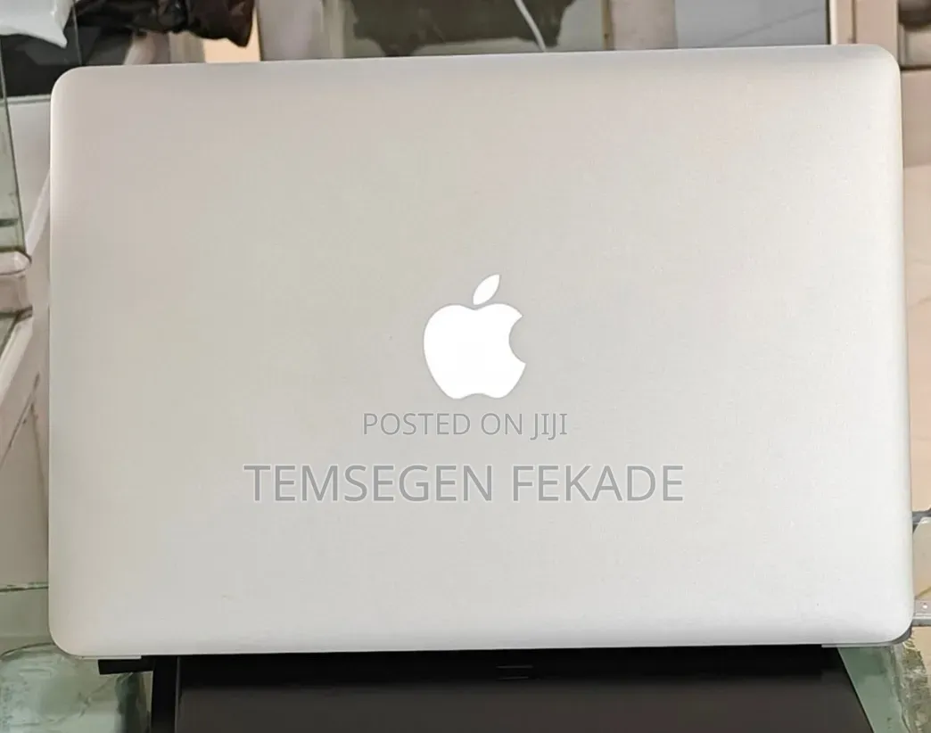 New Laptop Apple MacBook Air 2017 8GB Intel Core i7 SSD 128GB