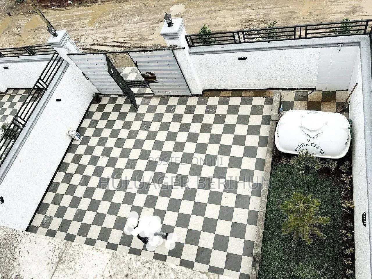 Furnished 6bdrm House in Bole for sale