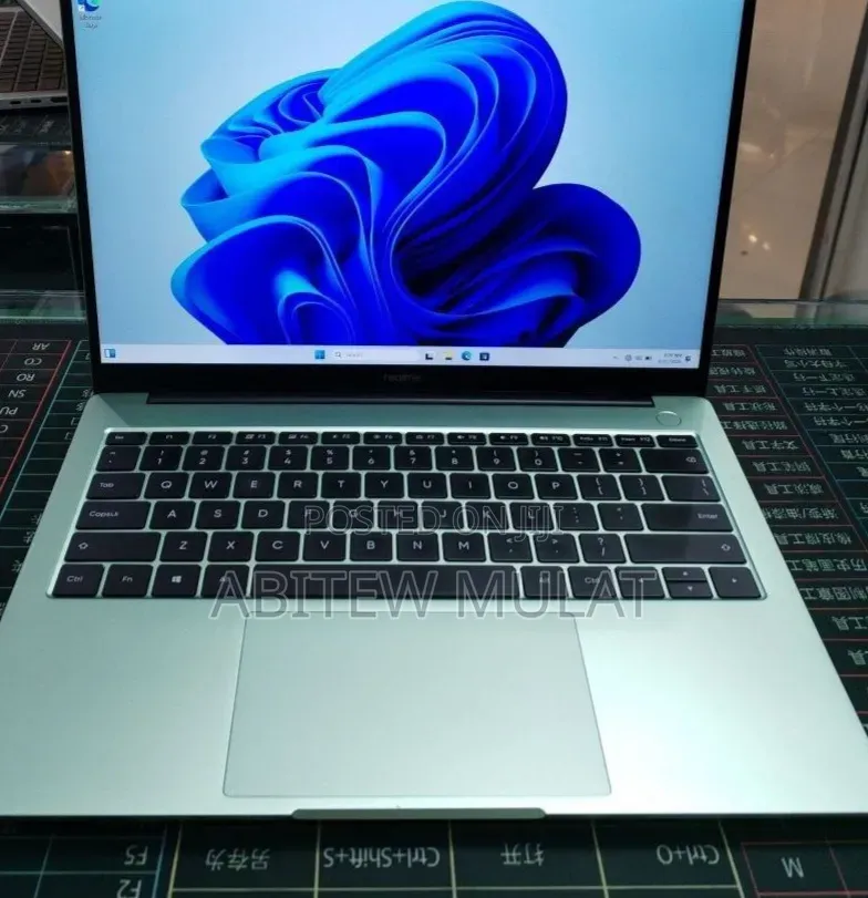 New Laptop Over Powered 16GB Intel Core i5 SSD 512GB
