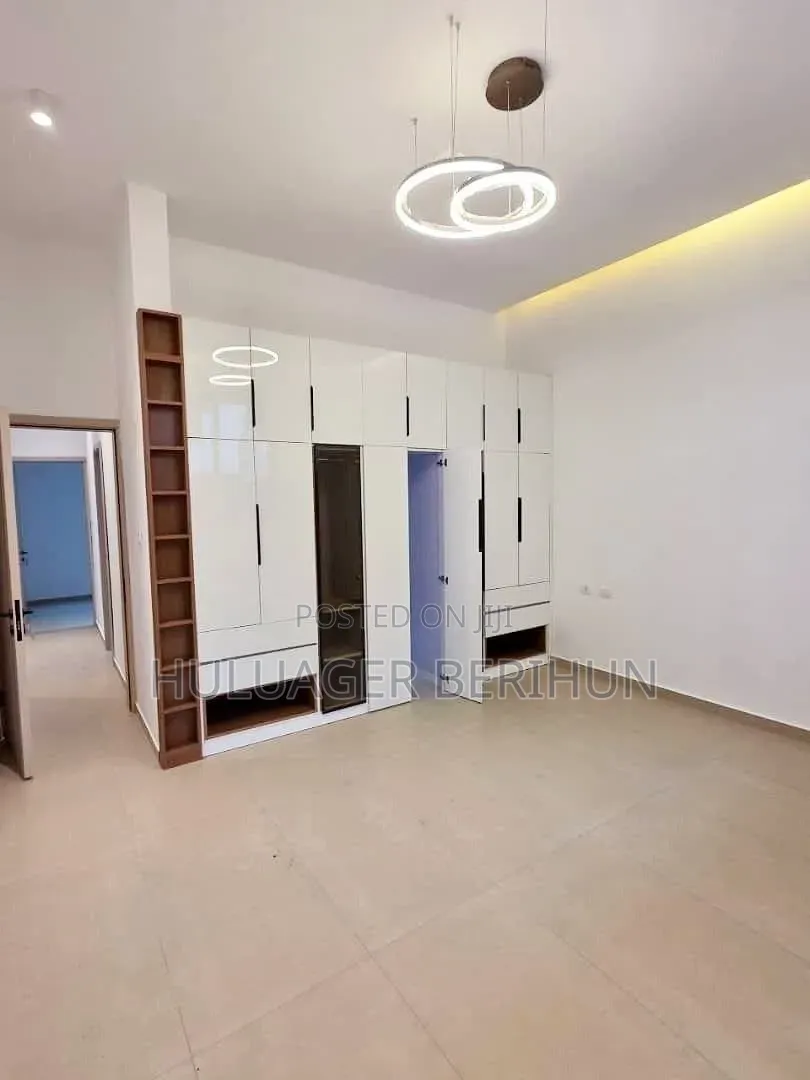 Furnished 5bdrm Villa in Bole for sale