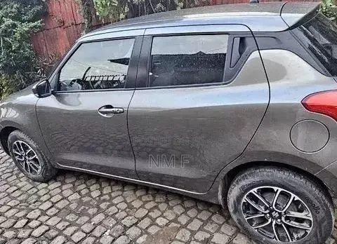 Suzuki Swift 2024 Gray