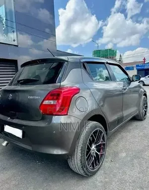 Suzuki Swift 2024 Gray