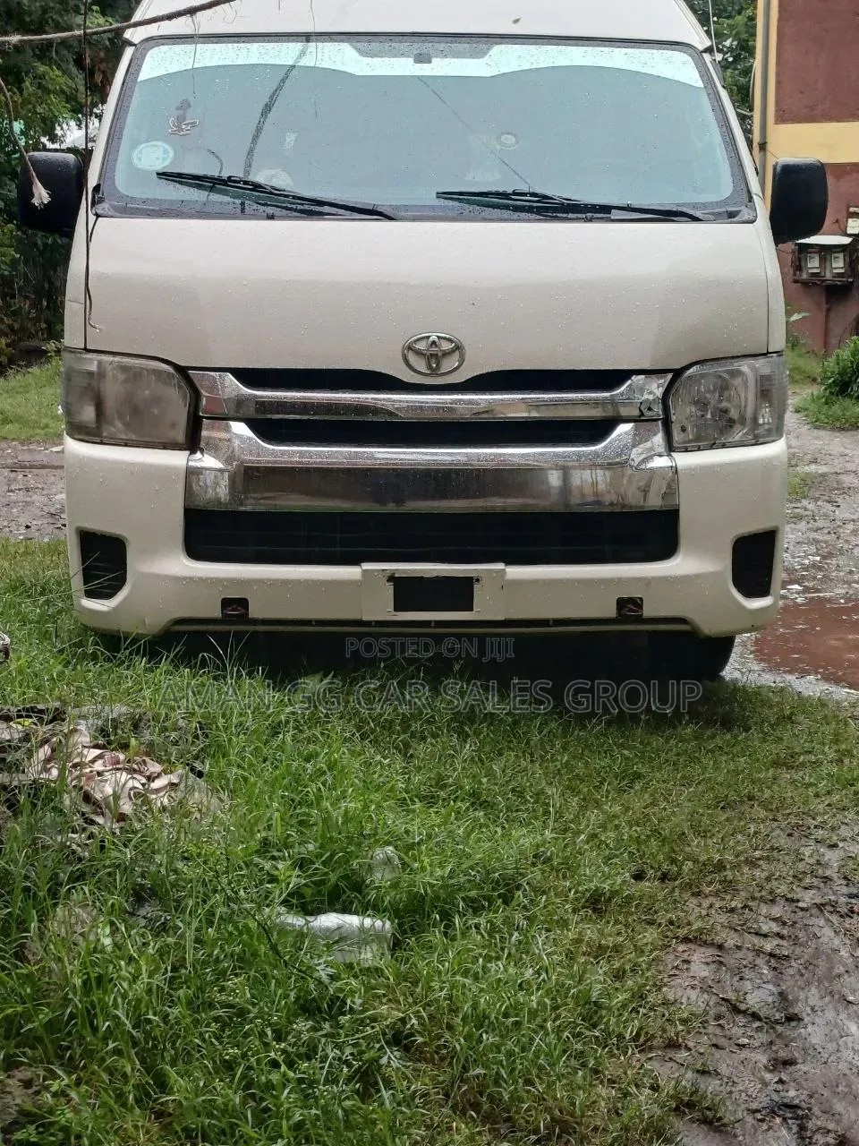 Toyota HiAce 2016 White
