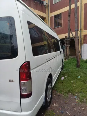 Toyota HiAce 2016 White