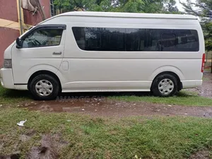 Toyota HiAce 2016 White